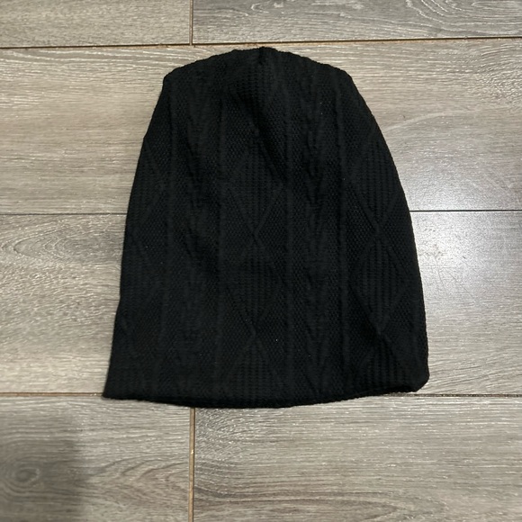⭐️Textured Cable Knit Beanie Bundle - Picture 2 of 9